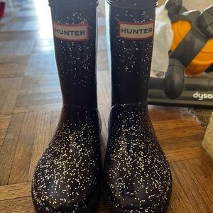 USED girls hunter boots size 9